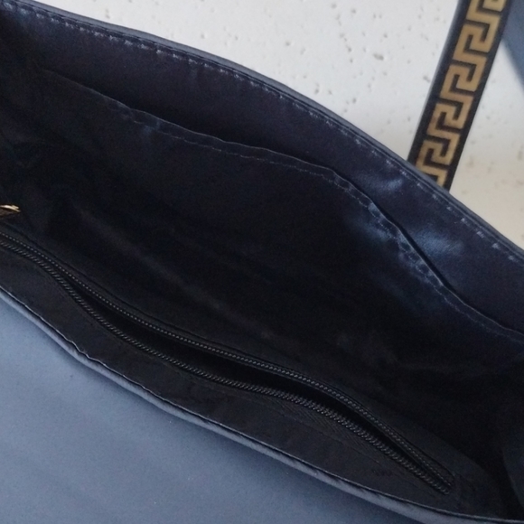 Versace parfums crossbody purse and clip-on - Picture 10 of 16